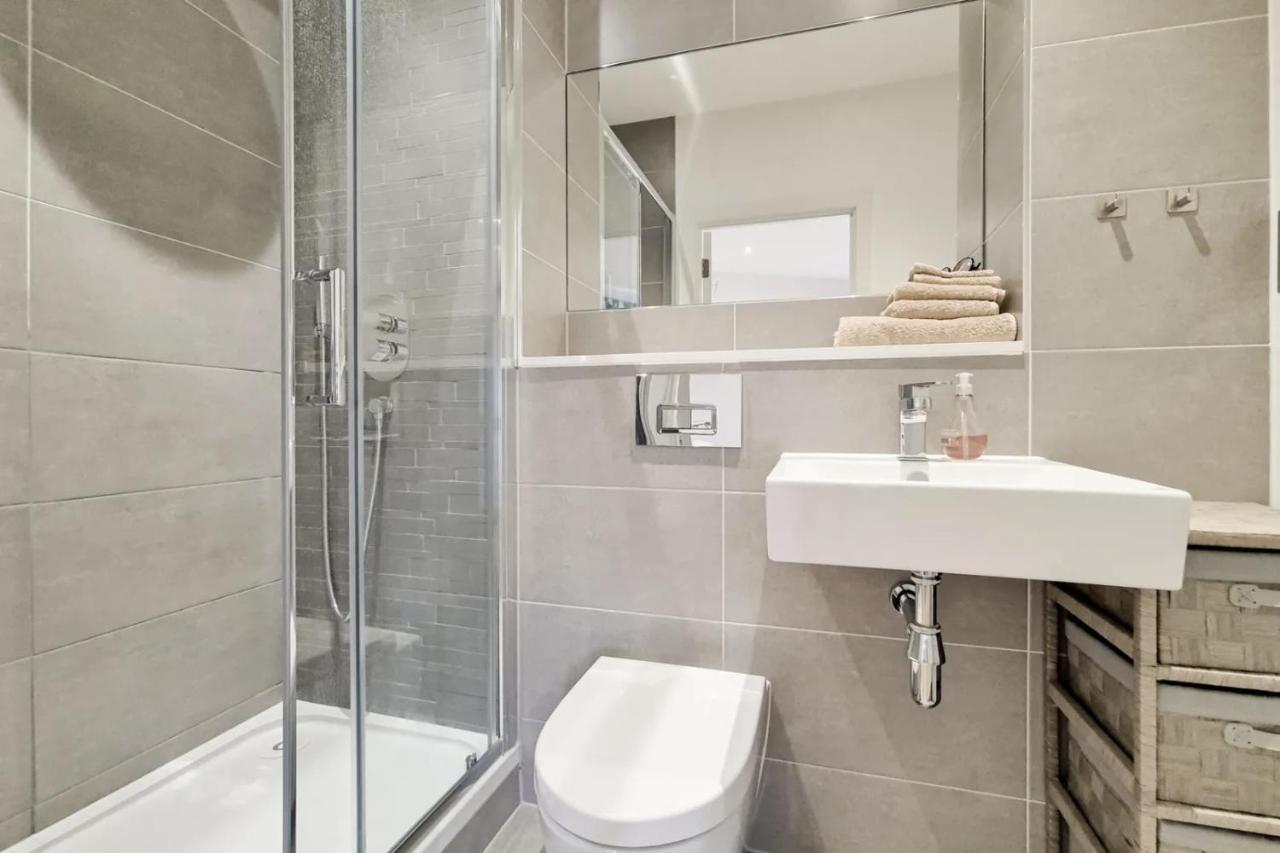 Luxury 2 Bed 2 Bath With Balcony New Build Apartment *South Central London* Exterior foto